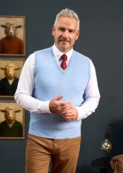 Norfolk Men's Lambswool Slipover In Glacier - Classic Fit -Elegant Wear World 050A62 NORFOLK VEE NECK SLIPOVER GLACIER 03