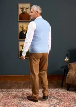 Norfolk Men's Lambswool Slipover In Glacier - Classic Fit -Elegant Wear World 050A62 NORFOLK VEE NECK SLIPOVER GLACIER 04