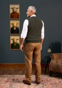 Norfolk Men's Lambswool Slipover In Seaweed - Classic Fit -Elegant Wear World 050A62 NORFOLK VEE NECK SLIPOVER SEAWEED 04