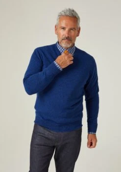 Albury Geelong Wool Jumper In Indigo - Regular Fit -Elegant Wear World Albury Geelong v Neck Jumper Indigo 2