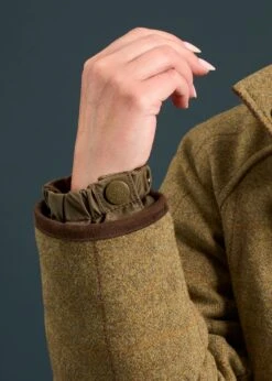 Combrook Ladies Tweed Shooting Coat In Grove - Shooting Fit -Elegant Wear World Combrook Ladies Tweed Shooting Coat Grove 4 b6e0c5a9 c1a0 44ca 9ff7 4c2310e00870