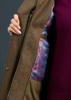 Combrook Ladies Tweed Shooting Coat In Willow - Shooting Fit -Elegant Wear World Combrook Ladies Tweed Shooting Coat Willow 5