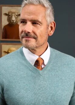 Haddington Cashmere Jumper In Caspian - Regular Fit 8 Haddington Cashmere Jumper In Caspian - Regular Fit -Elegant Wear World Haddington Cashmere Jumper Caspian 2