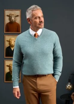 Haddington Cashmere Jumper In Caspian - Regular Fit 6 Haddington Cashmere Jumper In Caspian - Regular Fit -Elegant Wear World Haddington Cashmere Jumper Caspian 3