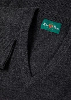 Hampshire Men's Lambswool Jumper In Charcoal - Classic Fit -Elegant Wear World Hampshire Lambswool Jumper Charcoal