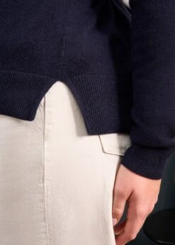 Isla Ladies Wool And Cashmere Vee Neck Jumper In Dark Navy -Elegant Wear World Isla Ladies Wool and Cashmere Vee Neck Dark Navy 2