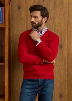 Kilsyth Men's Lambswool Jumper In Dubonnet - Regular Fit -Elegant Wear World Kilsyth Lambswool Vee Neck Jumper Dubbonet 2
