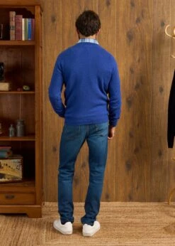 Kilsyth Men's Lambswool Jumper In Persian - Regular Fit -Elegant Wear World Kilsyth Lambswool Vee Neck Jumper Persian 3