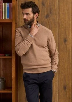 Lenzie Men's Lambswool Jumper In Camel - Regular Fit -Elegant Wear World Lenzie Lambswool Crew Neck Jumper Camel 2