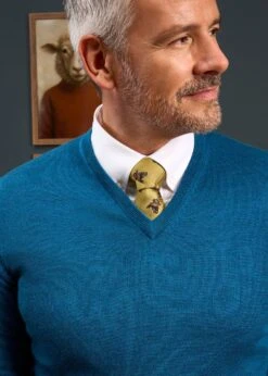 Millbreck Men's Merino Wool Jumper In Bottle Blue - Regular Fit -Elegant Wear World MILLBRECK VEE NECK BOTTLE BLUE 02