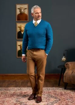 Millbreck Men's Merino Wool Jumper In Bottle Blue - Regular Fit -Elegant Wear World MILLBRECK VEE NECK BOTTLE BLUE 05