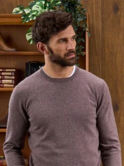 Men's Geelong Lambswool Crew Neck Jumper In Mahogany - Regular Fit 7 Men's Geelong Lambswool Crew Neck Jumper In Mahogany - Regular Fit -Elegant Wear World Mens Jumper Crew Neck Brown 2