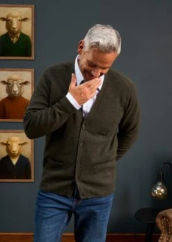 Cornwall Lambswool Cardigan In Seaweed - Classic Fit -Elegant Wear World Mens Lambswool Cardigan Dark Green 1