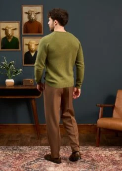Lenzie Men's Lambswool Jumper In Green Bean - Regular Fit -Elegant Wear World Mens Lambswool Crew Neck Regular Fit Green 3