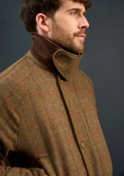 Surrey Waterproof Tweed Coat In Hawkswood - Shooting Fit -Elegant Wear World Mens Tweed Coat Green Check 2 fotor 202509089915