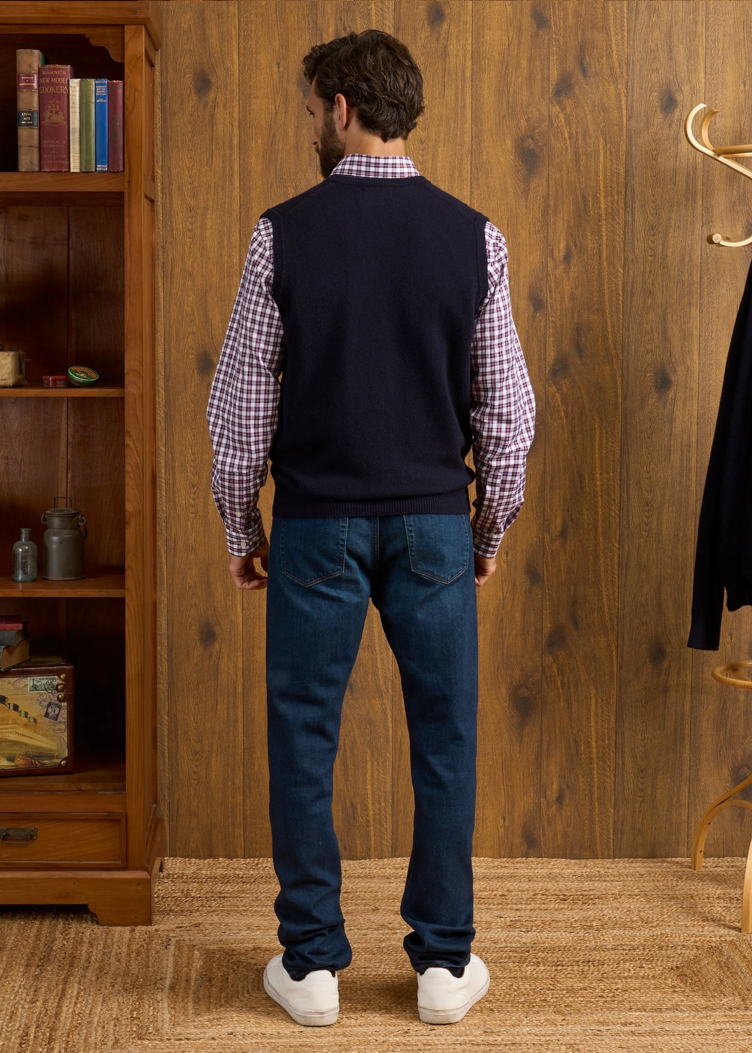 Norfolk Men's Lambswool Slipover In Navy - Classic Fit 5 Norfolk Men's Lambswool Slipover In Navy - Classic Fit - Image 5