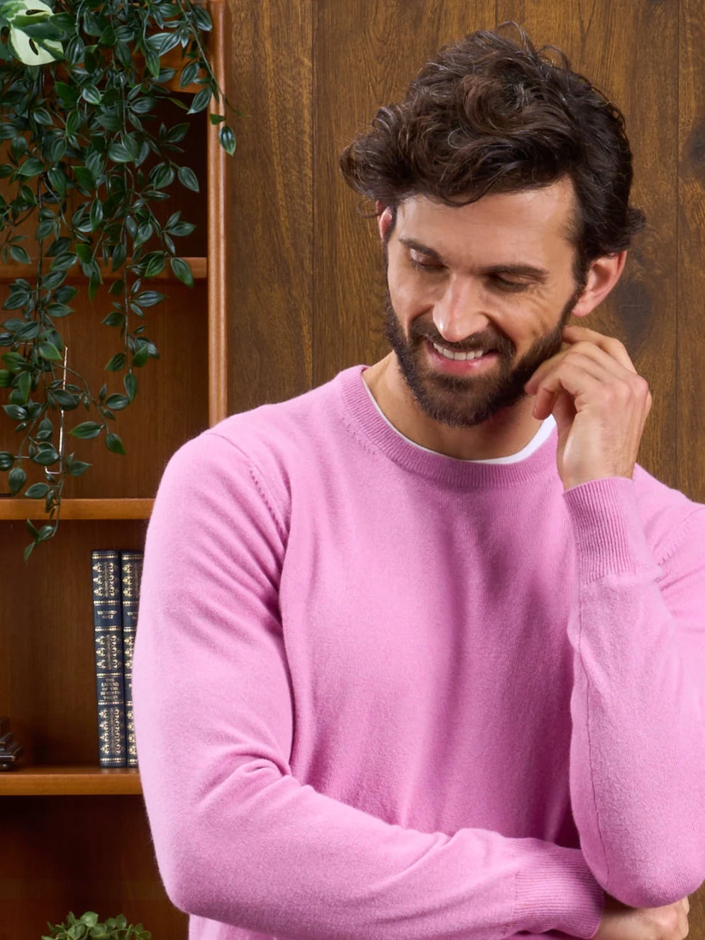 Men's Geelong Lambswool Crew Neck Jumper In Pink Haze - Regular Fit 4 Men's Geelong Lambswool Crew Neck Jumper In Pink Haze - Regular Fit - Image 4