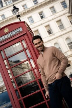 Sutherland Lambswool 1/4 Zip Jumper In Camel - Regular Fit 7 Sutherland Lambswool 1/4 Zip Jumper In Camel - Regular Fit -Elegant Wear World Sutherland Lambswool Jumper in Camel 3